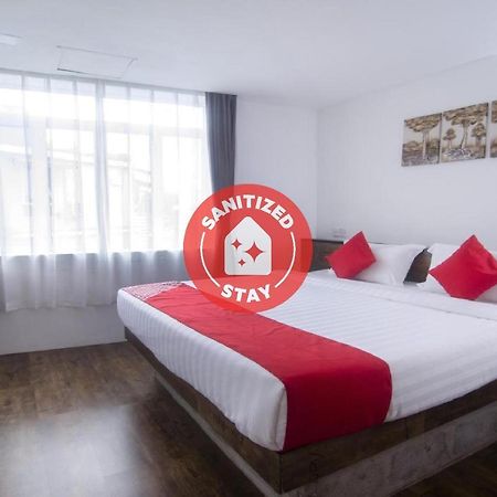 Oyo 836 Mandurah Room & Cafe Κουτσίνγκ Εξωτερικό φωτογραφία