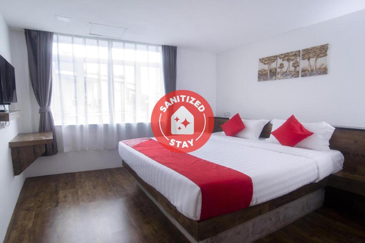 Oyo 836 Mandurah Room & Cafe Κουτσίνγκ Εξωτερικό φωτογραφία