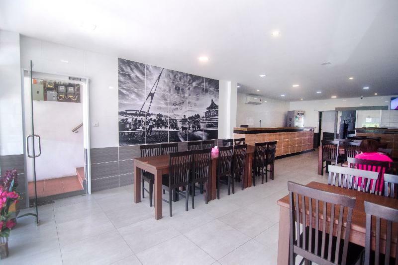 Oyo 836 Mandurah Room & Cafe Κουτσίνγκ Εξωτερικό φωτογραφία