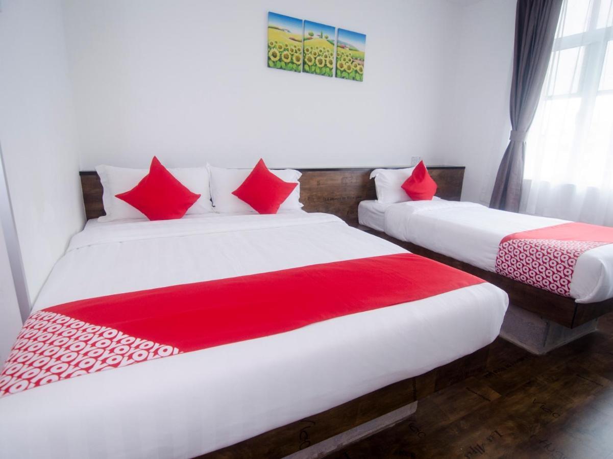 Oyo 836 Mandurah Room & Cafe Κουτσίνγκ Εξωτερικό φωτογραφία