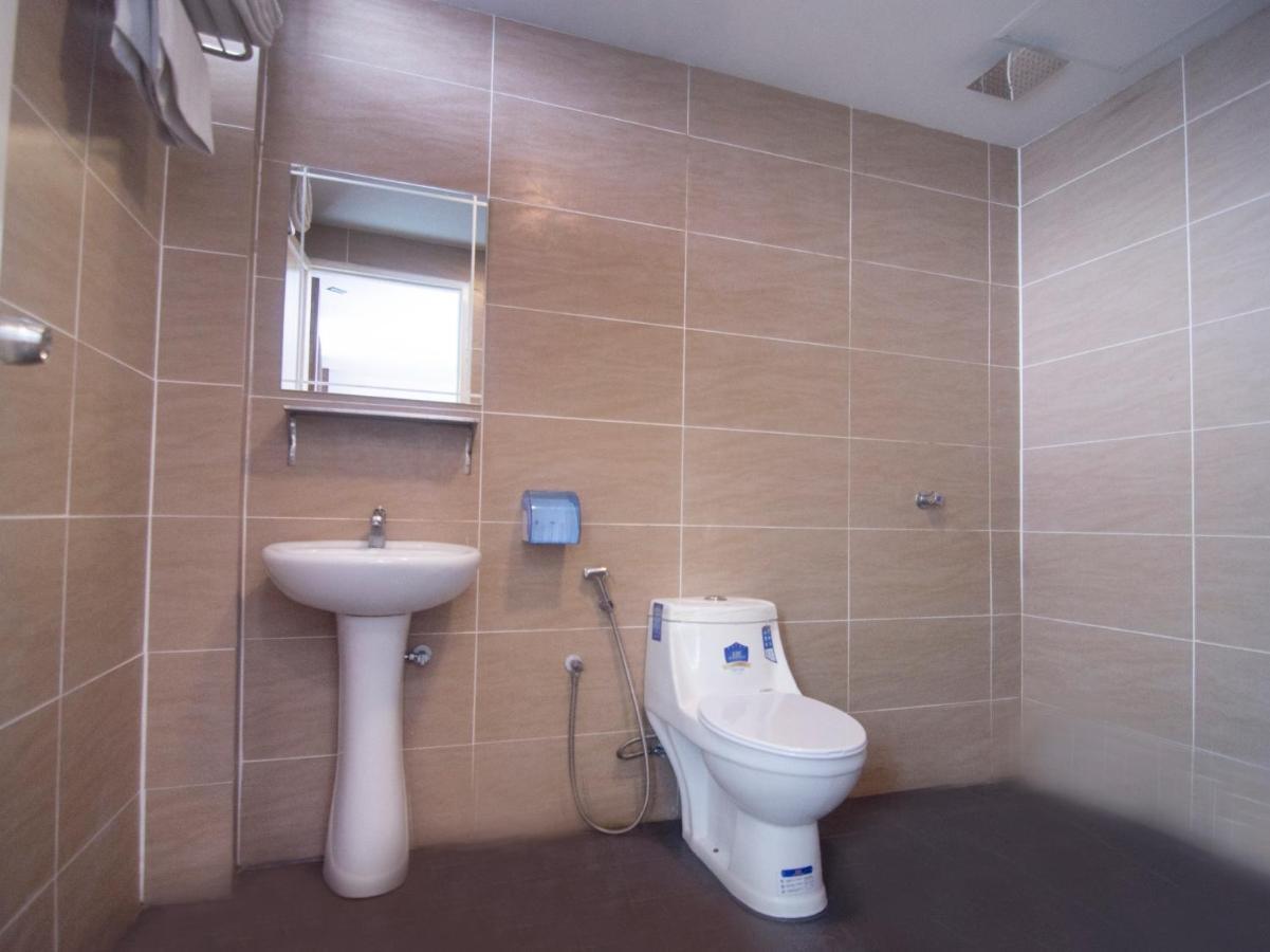 Oyo 836 Mandurah Room & Cafe Κουτσίνγκ Εξωτερικό φωτογραφία