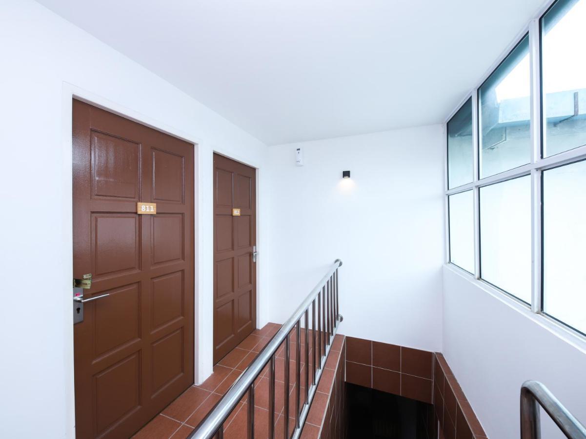 Oyo 836 Mandurah Room & Cafe Κουτσίνγκ Εξωτερικό φωτογραφία