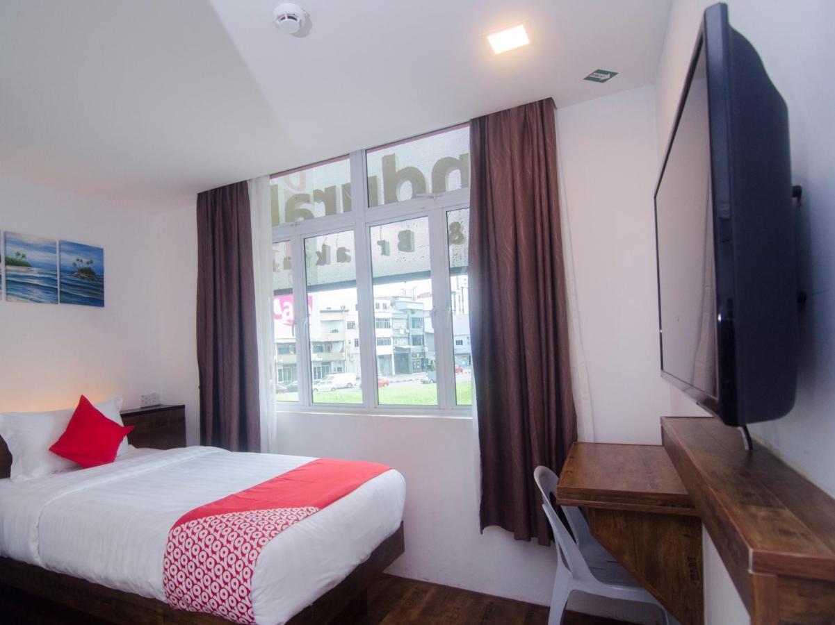 Oyo 836 Mandurah Room & Cafe Κουτσίνγκ Εξωτερικό φωτογραφία