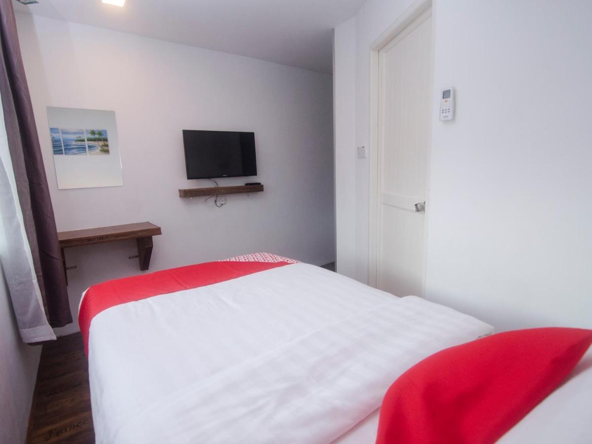 Oyo 836 Mandurah Room & Cafe Κουτσίνγκ Εξωτερικό φωτογραφία