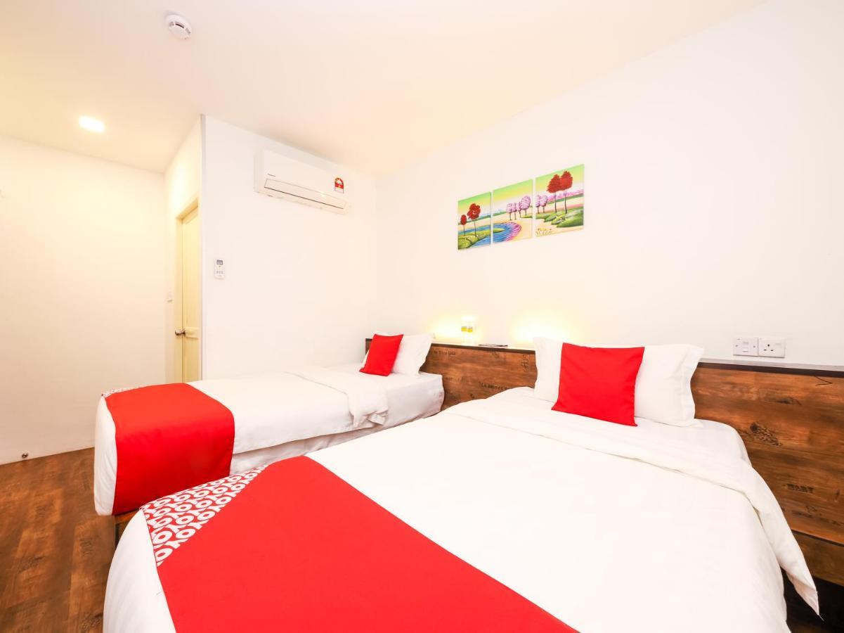 Oyo 836 Mandurah Room & Cafe Κουτσίνγκ Εξωτερικό φωτογραφία