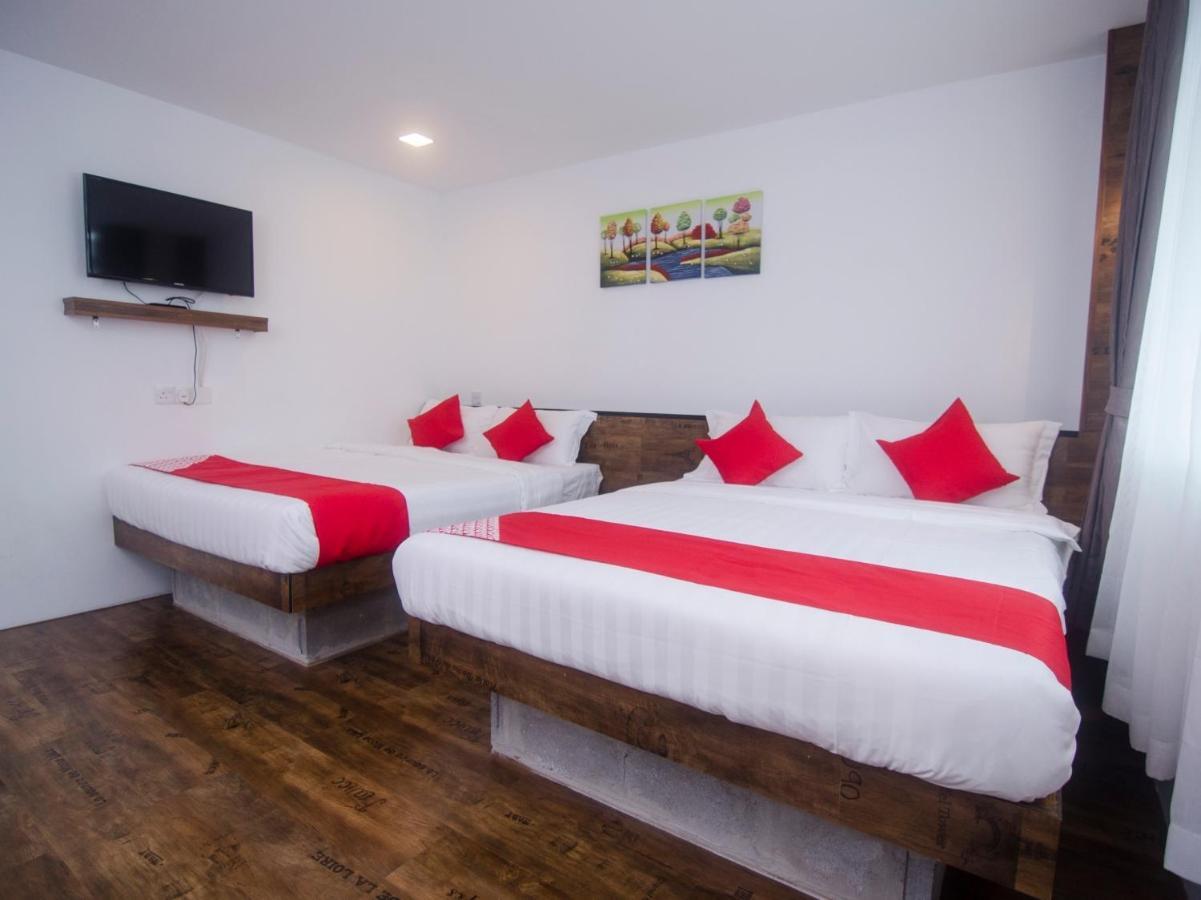 Oyo 836 Mandurah Room & Cafe Κουτσίνγκ Εξωτερικό φωτογραφία