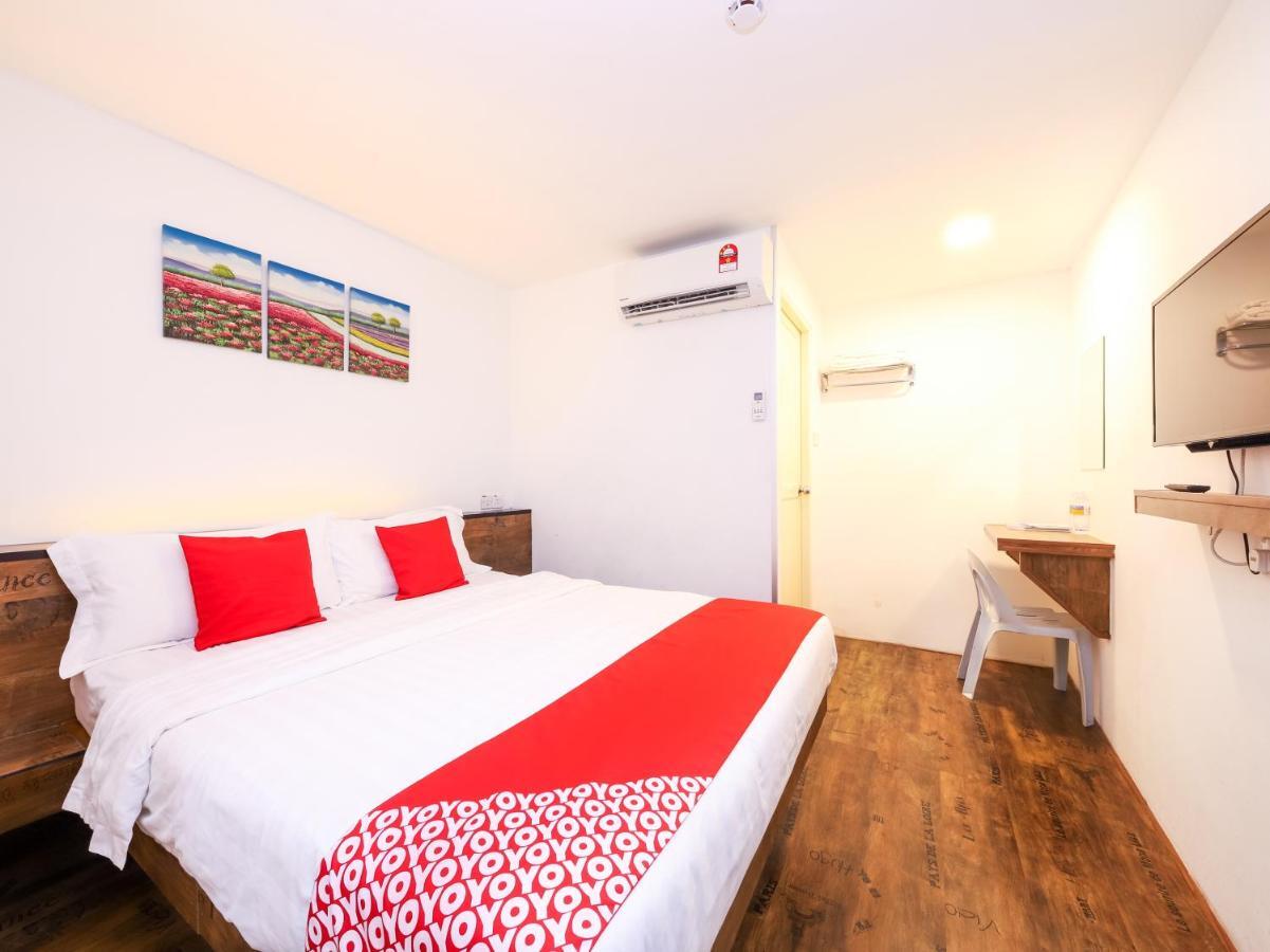 Oyo 836 Mandurah Room & Cafe Κουτσίνγκ Εξωτερικό φωτογραφία