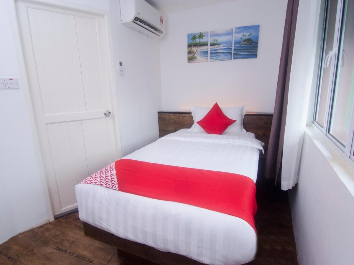 Oyo 836 Mandurah Room & Cafe Κουτσίνγκ Εξωτερικό φωτογραφία